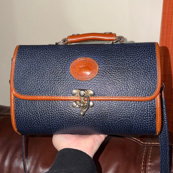 Dooney & Bourke Handbags - 🔥🔥🔥Vintage Dooney & Bourke Blue Leather Box Crossbody Bag